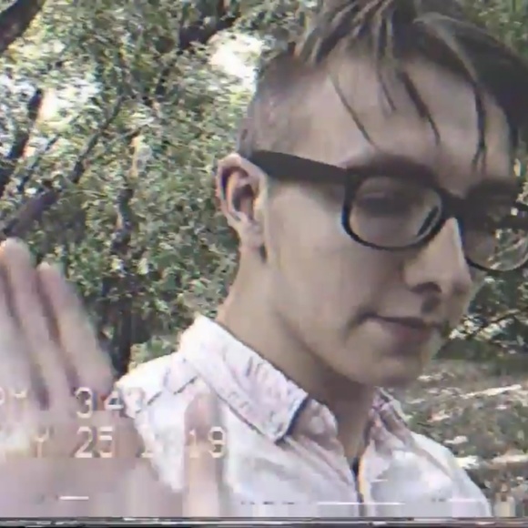 Meet your Posher, Alex - Picture 3 of 3